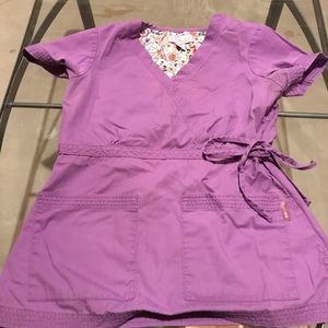 Koi Scrub Top/Bottom “ Sugar Plum”